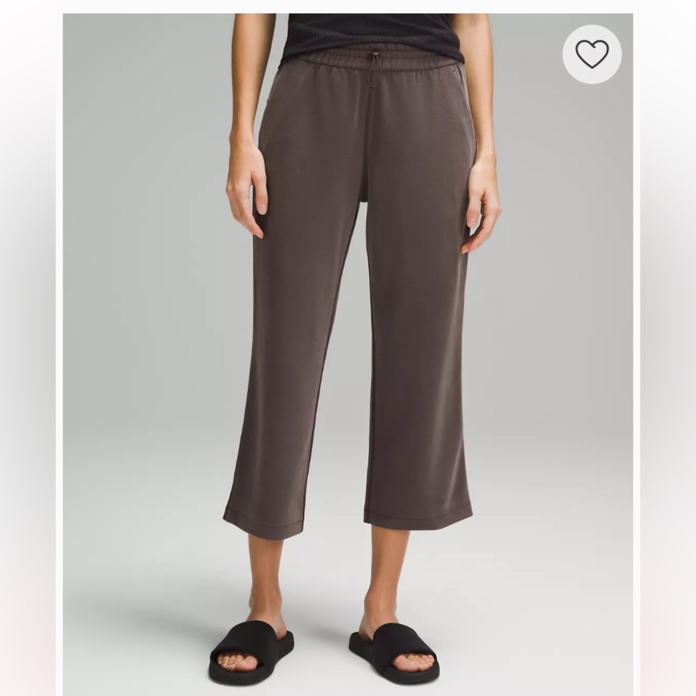 Lululemon Softstreme High-Rise Straight-Leg cropped pant.  Espresso, size 4.